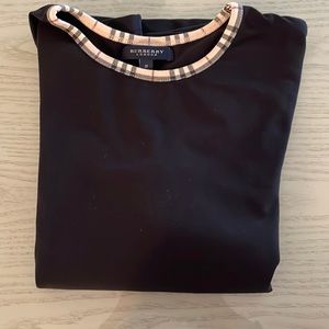 Women's Burberry black tshirt
